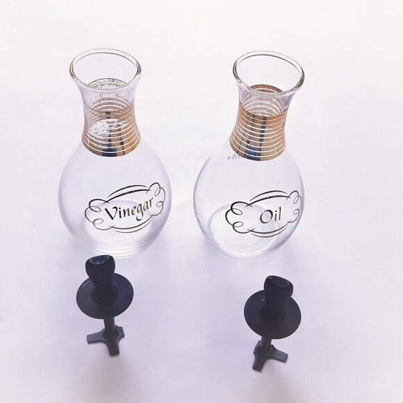 VTG Pyrex Oil & Vinegar Glass Cruets with Tops Gold Bands Original Stoppers - Picture 5 of 12